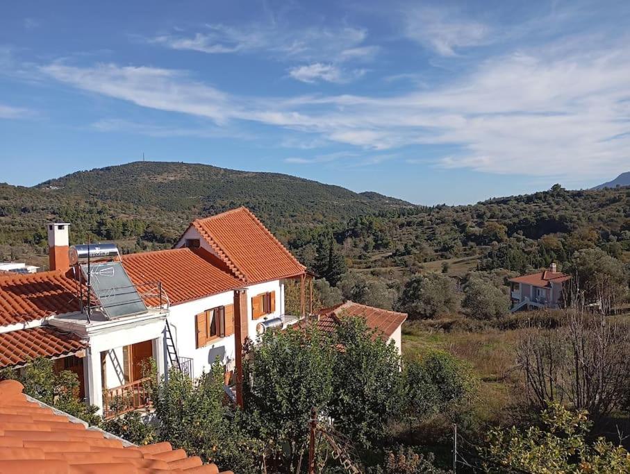 La Nature Konistres Exterior photo